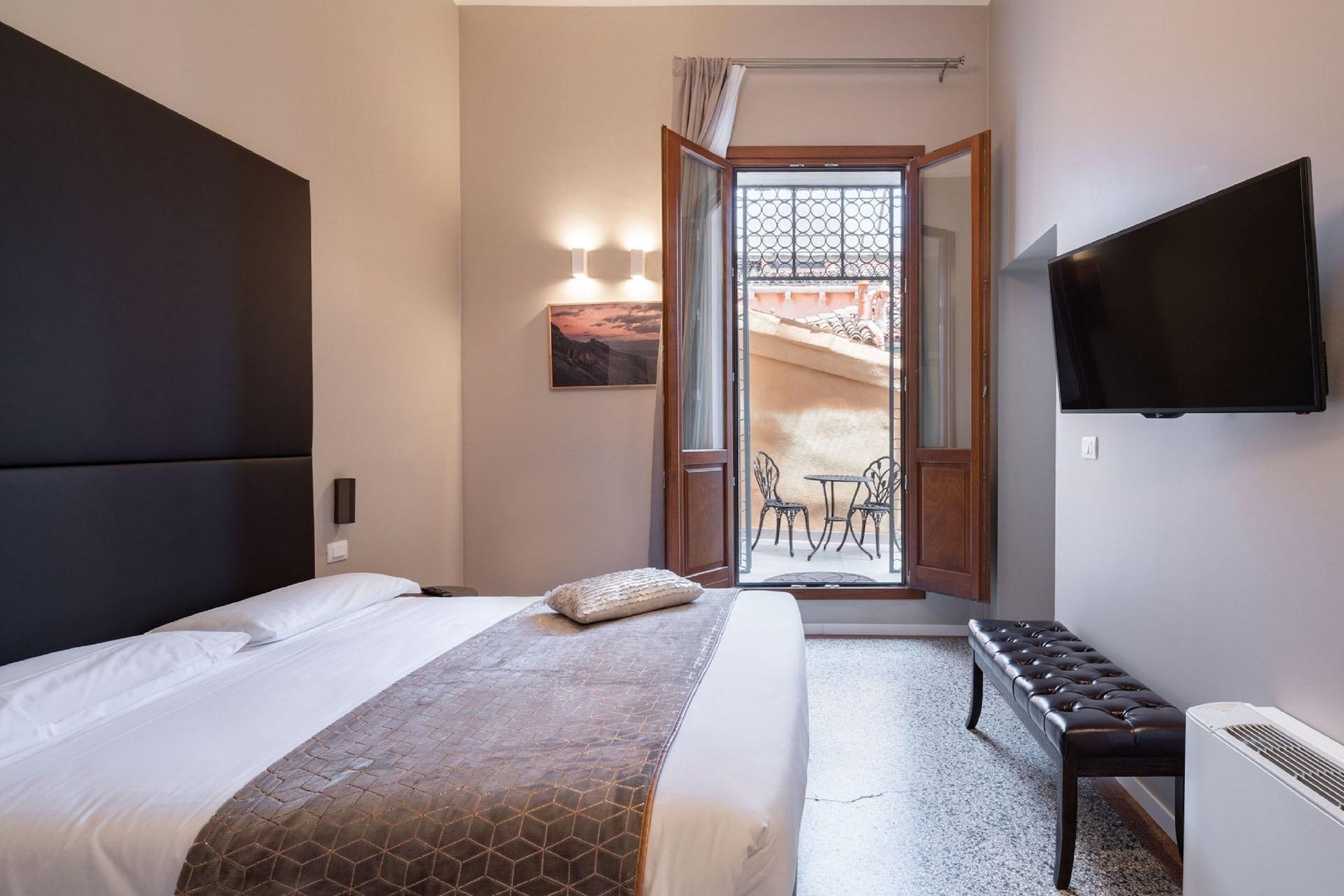 Hotel Palazzo Martinelli Dolfin Venice Exterior photo